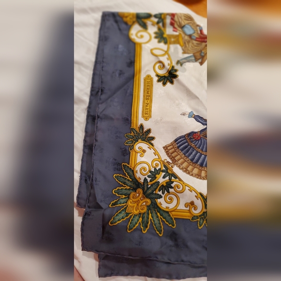 Merry Christmas Make Offer on Authentic HERMÈS Carre 90 Silk Scarf Joies d' H. - Picture 2 of 13